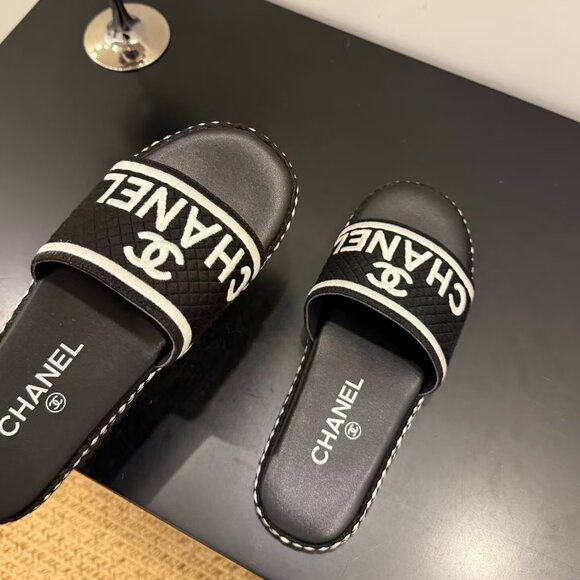 Chanel slippers - Picture 6 of 8